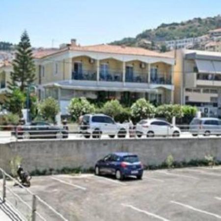 Paradise Hotel 萨摩斯 外观 照片