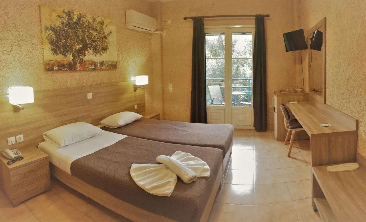 Paradise Hotel 萨摩斯 外观 照片