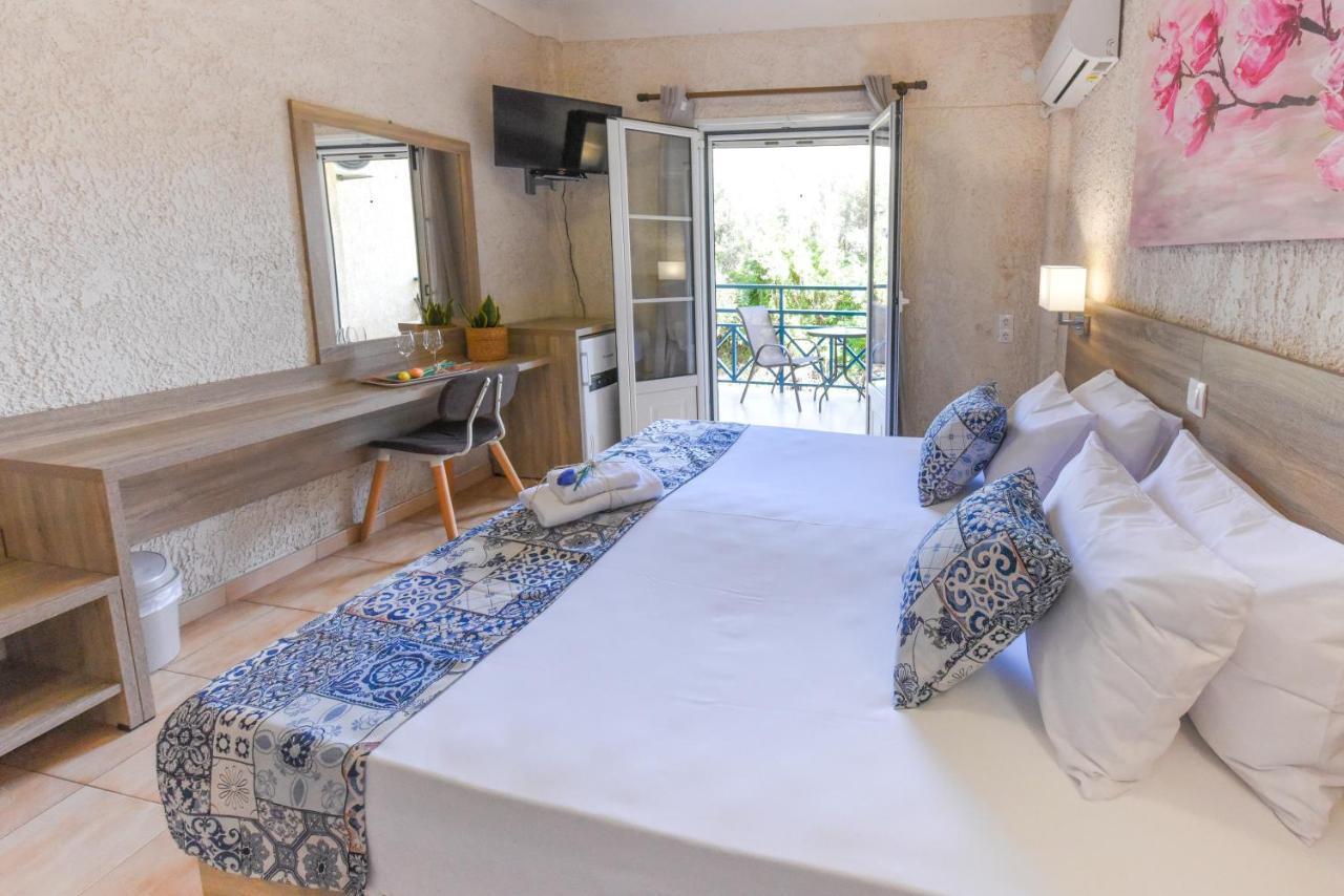 Paradise Hotel 萨摩斯 外观 照片