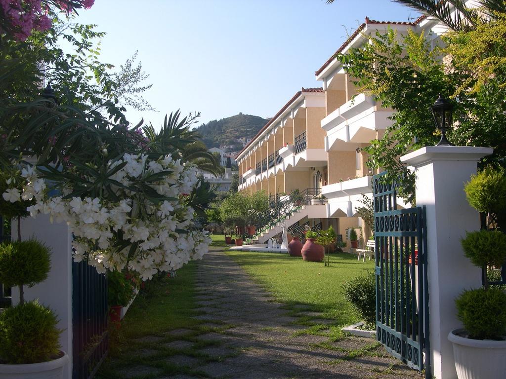 Paradise Hotel 萨摩斯 外观 照片