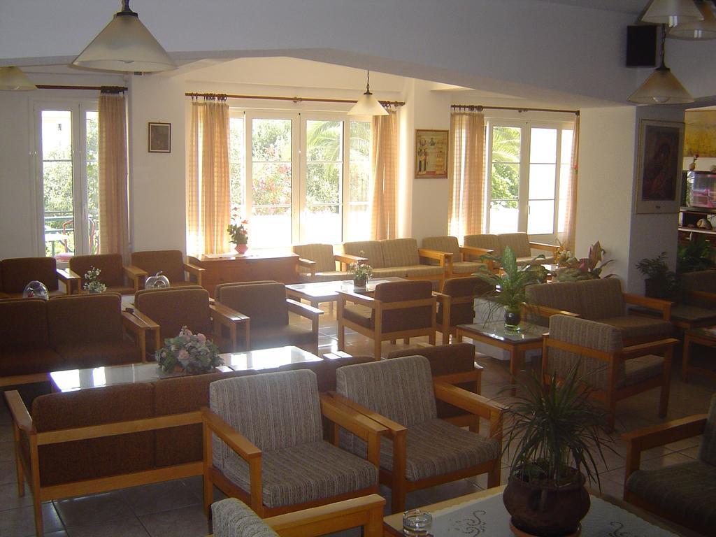 Paradise Hotel 萨摩斯 外观 照片
