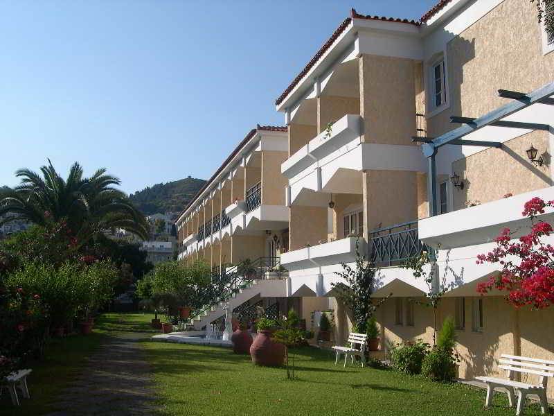 Paradise Hotel 萨摩斯 外观 照片
